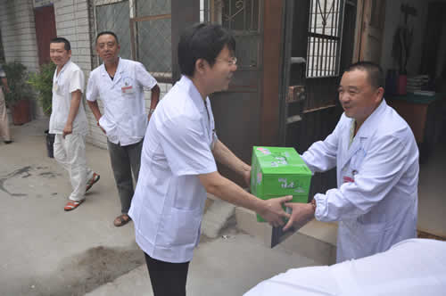 慰问高温岗位职工