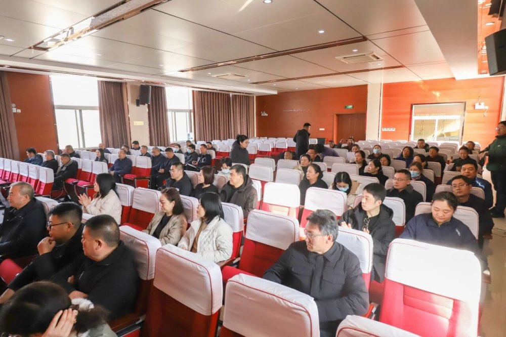 述职亮绩明方向 凝心聚力启新程—— 我院召开 2025 年度中层干部年终述职会